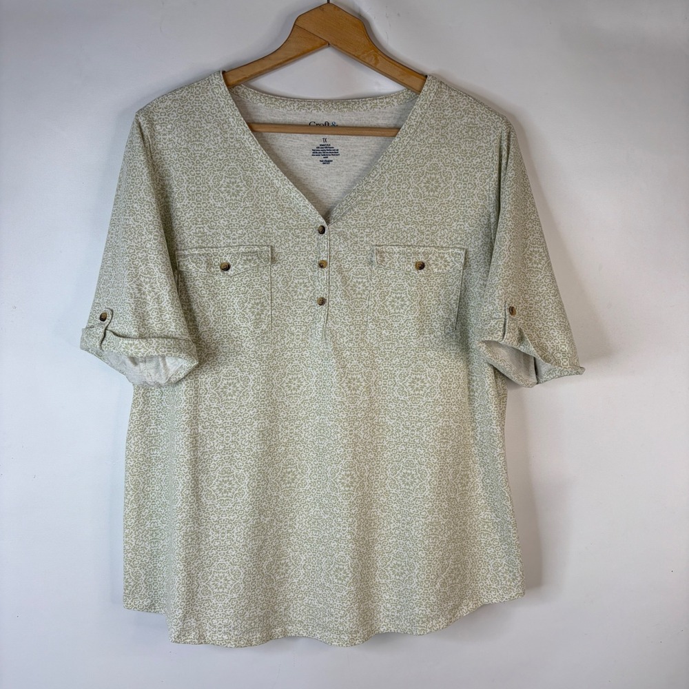 Croft & Barrow Henley Top Women 1X Sage Green White Medallion Roll-Tab Sleeve